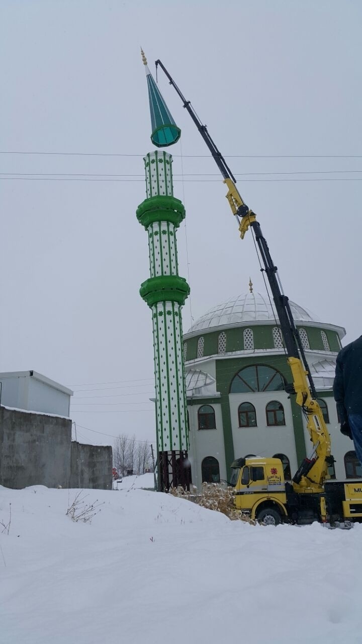 Çelik Minare Çeşitli