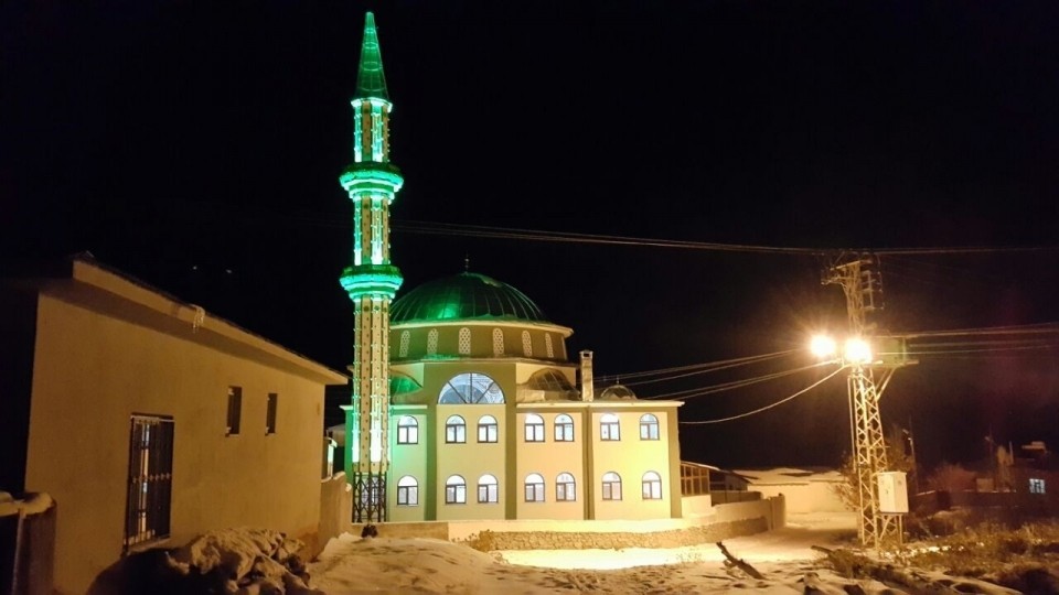 Çelik Minare Çeşitli